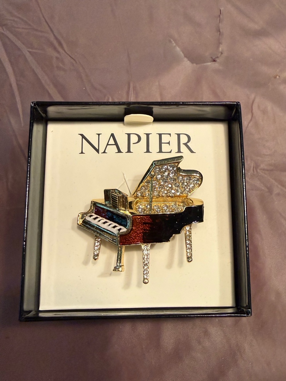 NWT Napier SIGNED Grand Piano Enamel & Clear Rhinestone Brooch Pin in Box - Picture 3 of 9